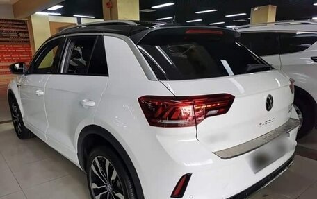 Volkswagen T-Roc I, 2021 год, 1 290 300 рублей, 14 фотография