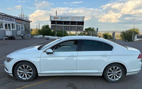 Volkswagen Passat B8 рестайлинг, 2016 год, 1 600 000 рублей, 2 фотография