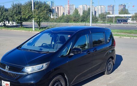 Honda Freed II, 2020 год, 1 870 000 рублей, 2 фотография