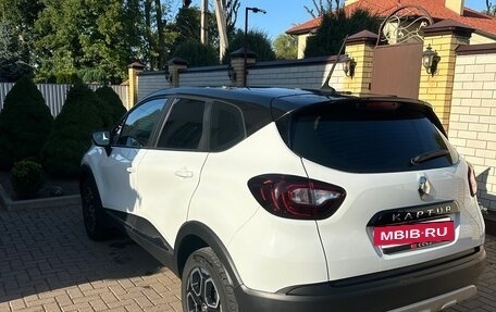 Renault Kaptur I рестайлинг, 2021 год, 1 700 000 рублей, 3 фотография