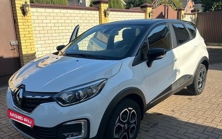 Renault Kaptur I рестайлинг, 2021 год, 1 700 000 рублей, 2 фотография