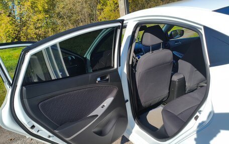 Hyundai Solaris II рестайлинг, 2013 год, 880 000 рублей, 8 фотография