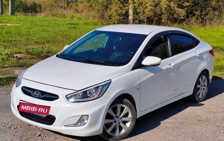 Hyundai Solaris II рестайлинг, 2013 год, 880 000 рублей, 4 фотография