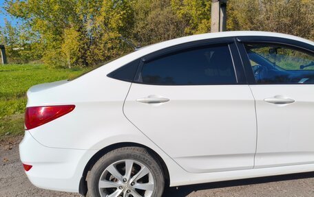 Hyundai Solaris II рестайлинг, 2013 год, 880 000 рублей, 16 фотография