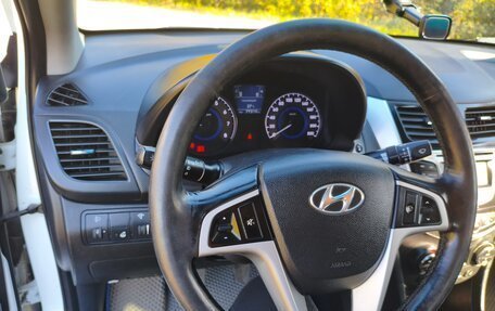 Hyundai Solaris II рестайлинг, 2013 год, 880 000 рублей, 19 фотография