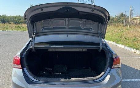 Hyundai Solaris II рестайлинг, 2019 год, 1 390 000 рублей, 8 фотография
