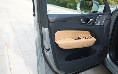 Volvo XC60 II, 2023 год, 5 950 000 рублей, 11 фотография