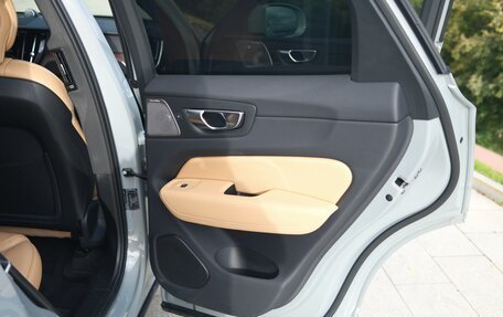 Volvo XC60 II, 2023 год, 5 950 000 рублей, 13 фотография
