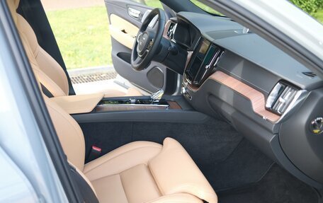 Volvo XC60 II, 2023 год, 5 950 000 рублей, 15 фотография