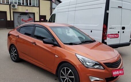Hyundai Solaris II рестайлинг, 2014 год, 840 000 рублей, 2 фотография