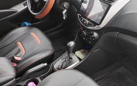Hyundai Solaris II рестайлинг, 2014 год, 840 000 рублей, 14 фотография