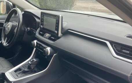 Toyota RAV4, 2021 год, 3 450 000 рублей, 4 фотография