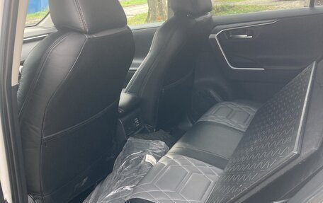 Toyota RAV4, 2021 год, 3 450 000 рублей, 14 фотография