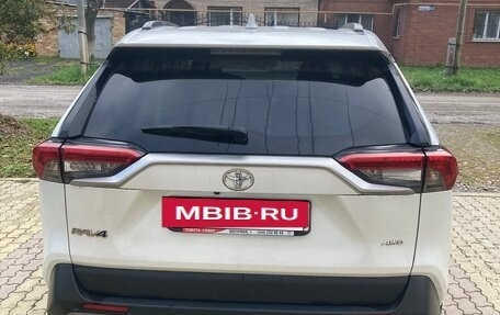 Toyota RAV4, 2021 год, 3 450 000 рублей, 22 фотография