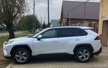 Toyota RAV4, 2021 год, 3 450 000 рублей, 24 фотография