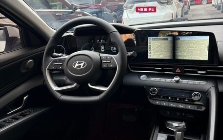 Hyundai Elantra, 2023 год, 1 590 000 рублей, 9 фотография