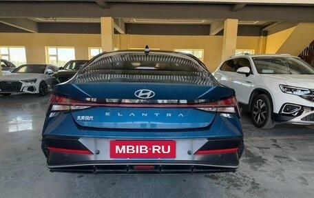 Hyundai Elantra, 2023 год, 1 580 000 рублей, 5 фотография