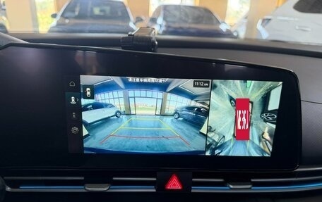 Hyundai Elantra, 2023 год, 1 580 000 рублей, 14 фотография