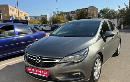 Opel Astra K, 2019 год, 1 330 000 рублей, 2 фотография