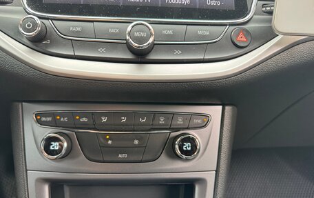 Opel Astra K, 2019 год, 1 330 000 рублей, 16 фотография