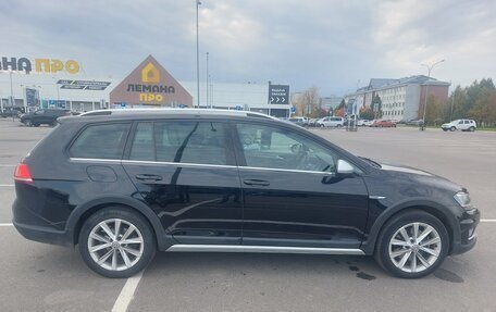 Volkswagen Golf VII, 2016 год, 1 890 000 рублей, 2 фотография