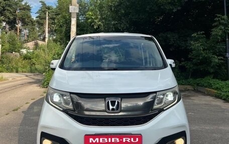 Honda Stepwgn IV, 2015 год, 1 890 000 рублей, 1 фотография
