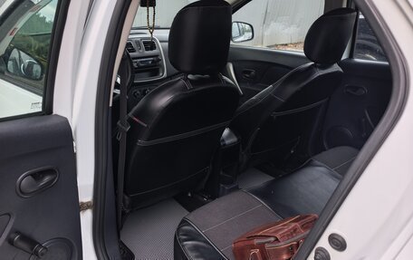 Renault Logan II, 2021 год, 940 000 рублей, 10 фотография