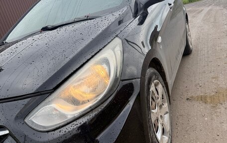 Hyundai Solaris II рестайлинг, 2013 год, 950 000 рублей, 2 фотография