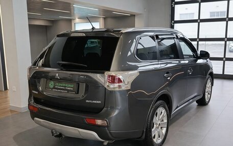 Mitsubishi Outlander III рестайлинг 3, 2014 год, 1 199 000 рублей, 4 фотография