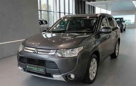 Mitsubishi Outlander III рестайлинг 3, 2014 год, 1 199 000 рублей, 3 фотография