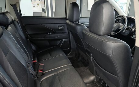 Mitsubishi Outlander III рестайлинг 3, 2014 год, 1 199 000 рублей, 9 фотография