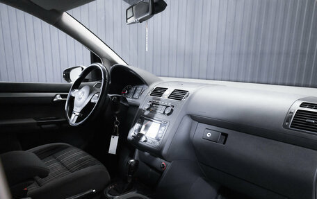 Volkswagen Touran III, 2011 год, 1 199 000 рублей, 18 фотография