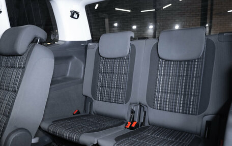 Volkswagen Touran III, 2011 год, 1 199 000 рублей, 26 фотография