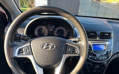 Hyundai Solaris II рестайлинг, 2013 год, 570 000 рублей, 18 фотография