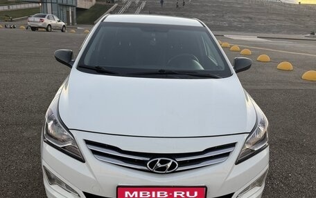 Hyundai Solaris II рестайлинг, 2015 год, 965 000 рублей, 2 фотография