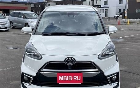 Toyota Sienta II, 2021 год, 1 107 000 рублей, 2 фотография