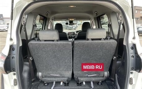 Toyota Sienta II, 2021 год, 1 107 000 рублей, 15 фотография
