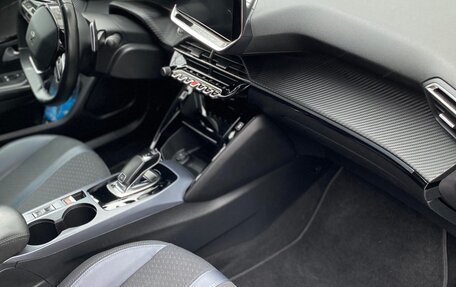 Peugeot 2008 II, 2020 год, 1 749 999 рублей, 25 фотография