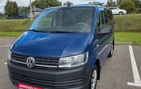 Volkswagen Caravelle T6 рестайлинг, 2017 год, 3 070 000 рублей, 1 фотография