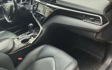 Toyota Camry, 2020 год, 2 050 000 рублей, 7 фотография