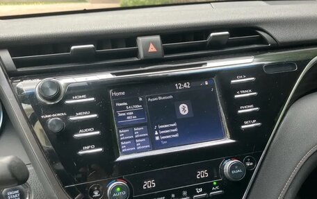 Toyota Camry, 2020 год, 2 050 000 рублей, 6 фотография