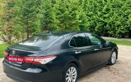 Toyota Camry, 2020 год, 2 050 000 рублей, 4 фотография