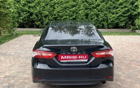 Toyota Camry, 2020 год, 2 050 000 рублей, 5 фотография