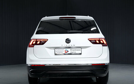Volkswagen Tiguan II, 2021 год, 2 399 000 рублей, 7 фотография