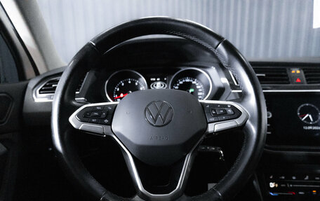 Volkswagen Tiguan II, 2021 год, 2 399 000 рублей, 16 фотография
