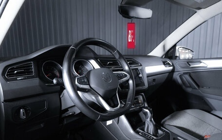Volkswagen Tiguan II, 2021 год, 2 399 000 рублей, 14 фотография