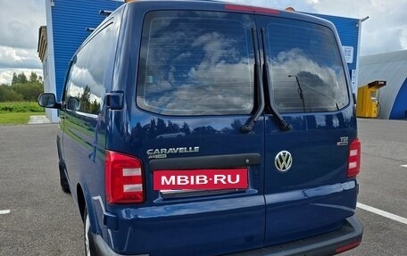 Volkswagen Caravelle T6 рестайлинг, 2017 год, 3 070 000 рублей, 2 фотография