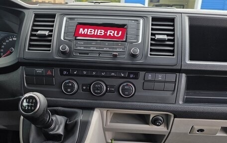 Volkswagen Caravelle T6 рестайлинг, 2017 год, 3 070 000 рублей, 7 фотография