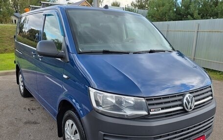 Volkswagen Caravelle T6 рестайлинг, 2017 год, 3 070 000 рублей, 4 фотография