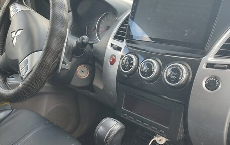 Mitsubishi Pajero Sport II рестайлинг, 2014 год, 1 200 000 рублей, 3 фотография